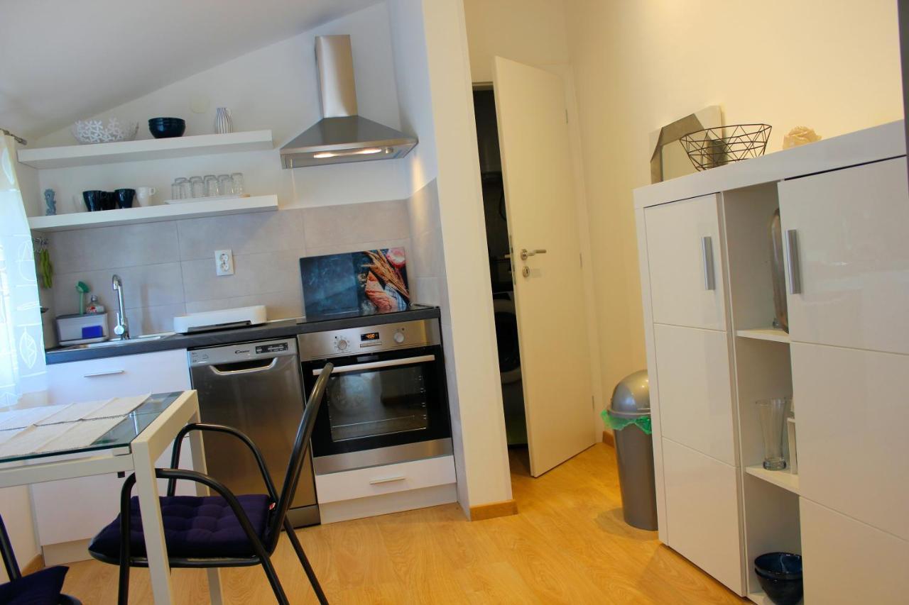 Apartment Studio Olga Novi Vinodolski Kültér fotó